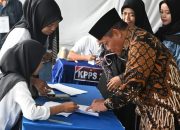 Walikota Waris Datang Ke TPS Untuk menggunakan hak pilihnya dalam Pemilu 2024