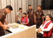 Kejati Sumut Tahan Kadis Kesehatan Provsu dr AMH dan Rekanan RMN Terkait Dugaan Korupsi APD Covid-19 Tahun 2020