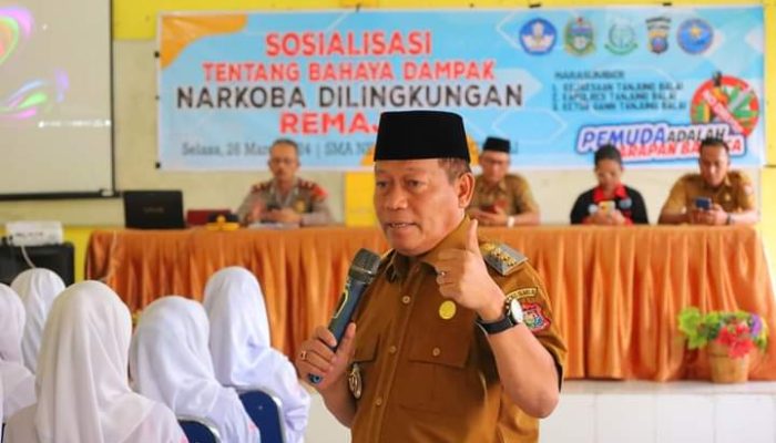 Walikota Waris Hadiri Acara Sosialisasi Bahaya Narkoba di SMA Negeri 1 Tanjungbalai