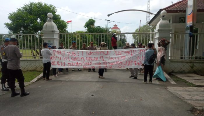 Terkait Dugaan Izajah Palsu, Tim Hanif Sambangi Kantor Walikota Tanjungbalai