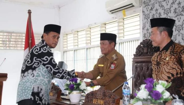 Walikota Waris Hadiri Rapat Paripurna yang Dilaksanakan oleh DPRD Kota Tanjungbalai