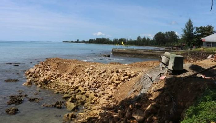 Pemko Gunungsitoli Tertibkan Reklamasi Penimbunan Bibir Pantai