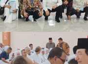 Konjen Kehormatan dan Konsulat Turki DR.H.Rahmad Shah dan Kanwil Kemenag Sumut H.Ahmad Qosbi.S.Ag.MM Lepas Tamu Allah Kloter 19 Embarkasi Medan