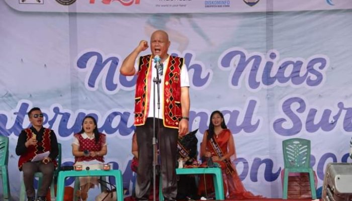 Bupati Nias Utara Buka Internasional Surfing Competition