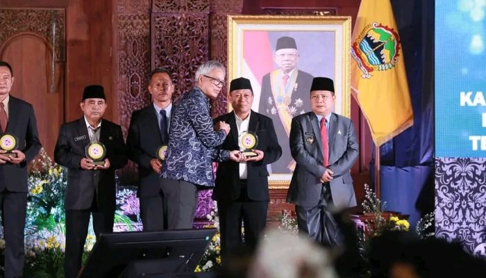 Wali Kota Tanjungbalai menerima Piagam Penghargaan Kepala Badan Kependudukan Dan Keluarga Berencana Nasional
