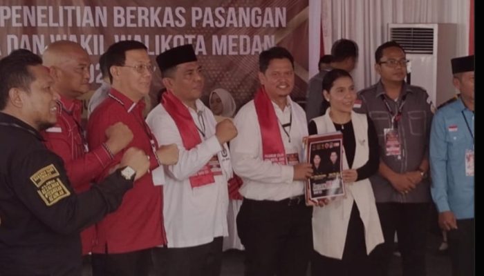 Ketua DPC PDI- P Medan Hasyim.SE Dampingi Pasangan Calon Wali Kota Medan Prof.Ridha Darmajaya – H.Abdul Rani SH Mendaftar Ke KPU Medan