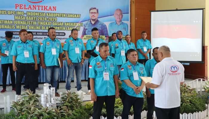 Ketua DPW IMO- Indonesia Sumut H.Anwar Ende, Lantik Ketua DPC IMO Langkat