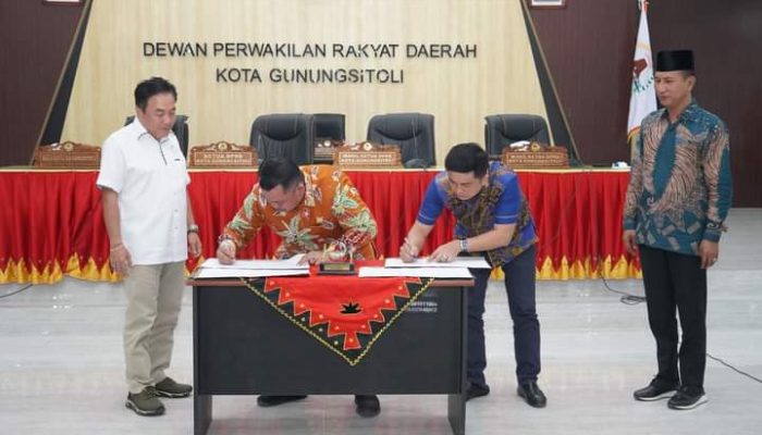 Pemko dan DPRD Tanda Tangani Nota Kesepakatan P.APBD Kota Gunungsitoli TA. 2024