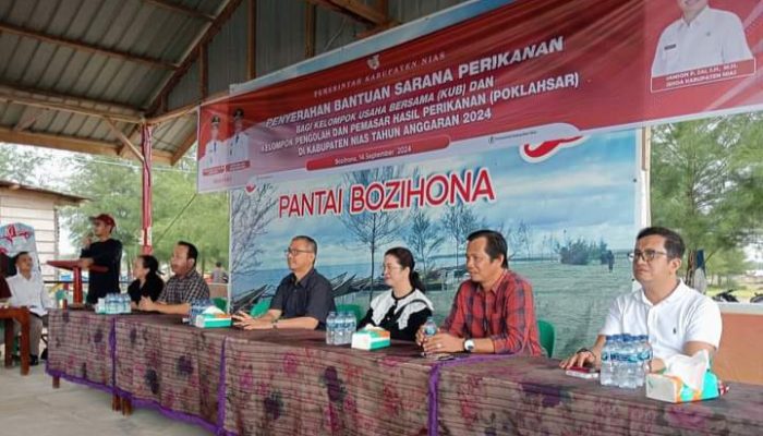 Bupati Nias Hadiri Penyerahan Bantuan Perikanan