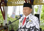 Pembina Upacara HUT PGRI dan Hari Guru Nasional Walikota Tanjungbalai Waris Tholib