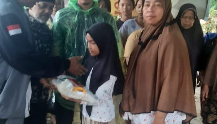 PT Luvindo dan Yayasan Darul Istiqlal Salurkan  Bantuan Kepada Korban Banjir Di  2 Perumahan Berlokasi Di Patumbak 