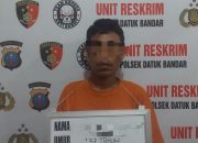 Pria Yang Mengancam Perempuan di