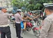 Sat Lantas Polres T.Balai Berbagi Berkah Ramadhan & Berikan Himbauan Kepada Pengguna Jalan