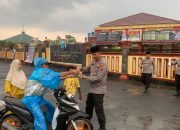 Polsek Patumbak bagikan makanan Takjil buka Puasa di Bulan Suci Ramadhan 1446 H