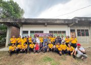 Kapolres Lhokseumawe Dorong Semangat Gotong Royong, Personel Turun Tangan Bersama Warga di Dayah