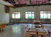 Dibiarkan tidak ber atap Sekolah SMA 2 Negeri Teupah Barat Desa La’ayon