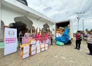 Polres Simeulue Salurkan Bantuan Sembako Kepada Korban Banjir di Gampong ie Itam baroh Kecamatan Weyla Kab Aceh barat