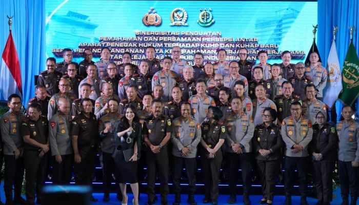 Penanda Tanganan Nota Kerja Sama Antara Kejaksaan RI Dengan Kepolisan RI Dalam Penegakan Hukum Terhadap KUHP Dan KUHAP Yang Baru 