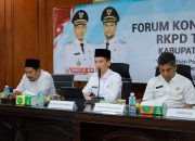Bupati Aceh Barat Tarmizi SPMM.Membuka Kegiatan Forum Konsultasi Publik