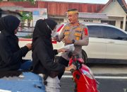 Kapolsek Gunungsitoli Alo’oa Pimpin Pembagian Takjil