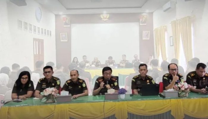 Kepala Kejaksaan Negri Nias Selatan Edmon Purba SH MH, Pimpin Rapat Evaluasi Kinerja Para Kepala Seksi Dan Pegawai Kejari Nias Selatan