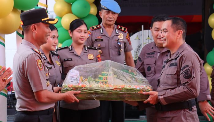 Rayakan HUT Kejaksaan, Kejari Gunungsitoli Dapat Kejutan Manis dari Polres Nias