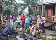 Wali Kota  Serahkan Bantuan Dari BPDB Dan Kesra Kepada Warga Korban Kebakaran