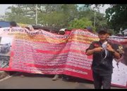 Di KPK, Massa JAGA MARWAH dan FMPB Minta Tangkap Bupati Simalungun dan Tutup Ternak Babi PT Allegrindo