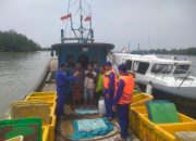 Sat Pol Airud Polres T.Balai Perketat Pengawasan Perairan Serta Mengejar Dan Periksa Kapal