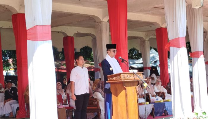 Pjs Bupati Labuhan Batu DR.H.Faisal Arif Nasution.Sos.Msi,menjadi Inspektur Upacara Memperingati Hari Santri Nasional 2024