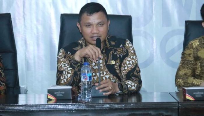 Bersihkan Alat Peraga Kampanye, KPU Kota Gunungsitoli Adakan Rakor