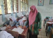 Kisah Perjuangan Rukiah, Guru Honorer Mengabdi 17 Tahun Akhirnya Lulus PPPK