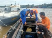 Pastikan Kapal Tidak Membawa Barang Ilegal Sat Pol Airud Lakukan Pemeriksaan Muatan Kapal