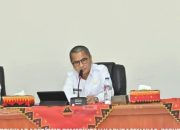 Kepala Kantor Pertanahan Nias Serahkan Sertifikat Aset Pemkab Nias