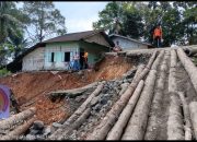 Dampak hujan deras dan cuaca buruk mengakibatkan bencana alam Di wilayah Nias Selatan