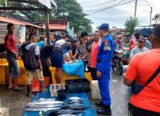 Sat Pol Airud Polres Lhokseumawe Cek Kondisi Ikan di Pusong Baru, Pastikan Bebas dari Bahan Berbahaya