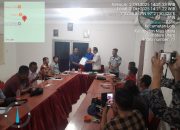 Agus Hulu mewakili Gerakan Masyarakat Nias Utara (Granat) menyampaikan 10 tuntutan kepada wakil Bupati Nias Utara Dan Ketua DPRD Nias Utara