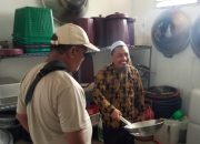 Tim Hanif Apresiasi Acung Dua Jempol Saat Kunjungi SPPG Desa Banjar Asahan