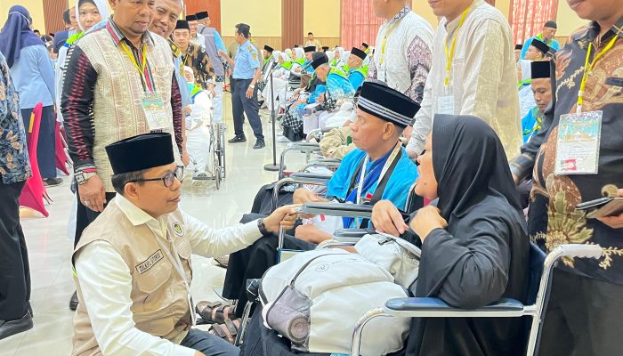 Ketua PPIH Embarkasi Medan Sambut 360 Jemaah Kloter 01 Asal Binjai Dan Medan