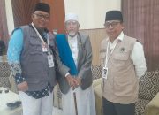 KH Zulfikar Hajar.Lc.  Didampingi Kanwil Kemenhaj Sumut Dr.H.Zulfikar Sitorus  Sampaikan Kloter 01 Calhaj Suumut  Disambut Pejabat Arab Saudi Dengan Iringan  Marhaban Dan Tepung Tawar 