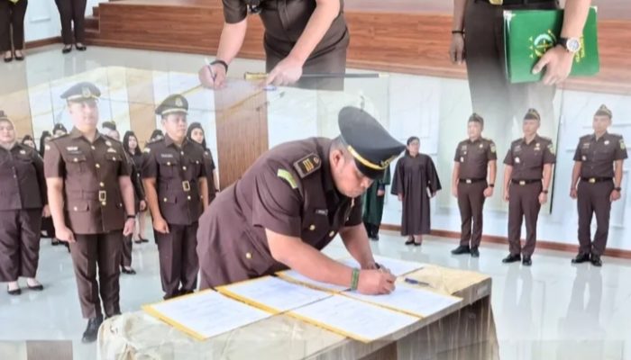 Kajari Tanjung Balai Bobon Robiana SH.MH  Lantik Tiga Pejabat Baru, Tegaskan Integritas dan Perkuat Kinerja Pelayanan Hukum