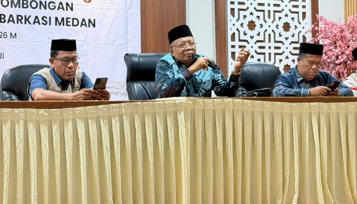 Prof.Dr.H.Nispul Khoiri. M.Ag Sampaikan Pembekalan Kepada  Petugas Haji, Karu dan Karom Kloter 11
