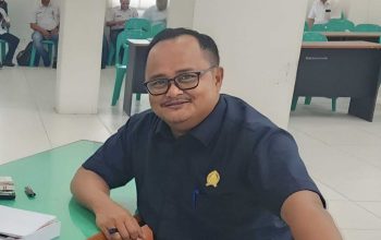 Wakil Ketua DPRD Nias  Maspena Gulo Saat Memenuhi Panggilan Kejari Gunungsitoli, Beliau Meminta Kejari Gunung Sitoli Periksa Bupati Nias Dalam Kasus RS Pratama Nias   