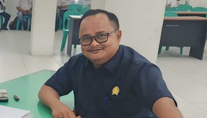 Wakil Ketua DPRD Nias  Maspena Gulo Saat Memenuhi Panggilan Kejari Gunungsitoli, Beliau Meminta Kejari Gunung Sitoli Periksa Bupati Nias Dalam Kasus RS Pratama Nias   