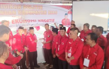 PDI Perjuangan merahkan pantai Bozihona Nias