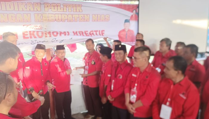 PDI Perjuangan merahkan pantai Bozihona Nias