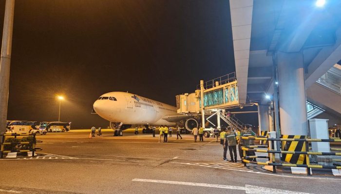Kloter Satu Debarkasi Medan Tiba Di Tanah Air, Kanwil Kemenhaj Dan Sekda Pemprovsu Sambut Kepulangan Jemaah Haji