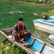 Dedikasi Ali Pakpahan, Seberangi Danau Toba Demi Penyuluhan Agama di Desa Sibaruang