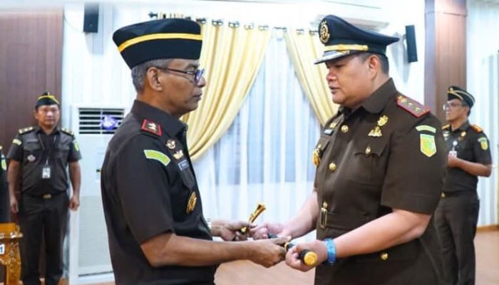 Kepala Kejaksaan Tinggi Sumut  Muhibuddin.SH.MH, Melantik  Kajari Paluta Junaidi.SH.MH
