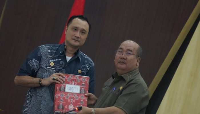 Sekda Hadiri Rapat Paripurna DPRD Kota Gunungsitoli